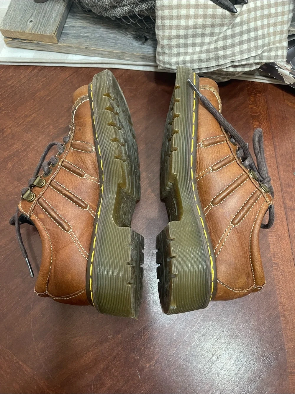 Dr. Marten's Vintage Leather Oxford Platforms lug sole Style 11306